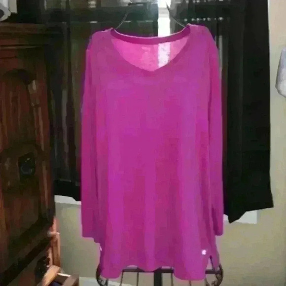 Dan Skin Woman’s Top. - Picture 1 of 3